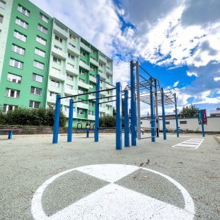 Brno-Komín🔵⚪️ Workout mezi paneláky? Why not! #woclub - your workout brand💪 #brnokomin